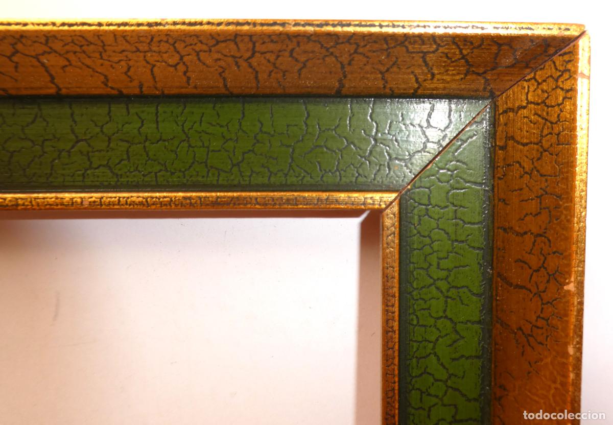 Antig&uuml;edades: Viejo marco de madera ,oro y verde, mide interior 30X16 cm y 41X26 cm exterior