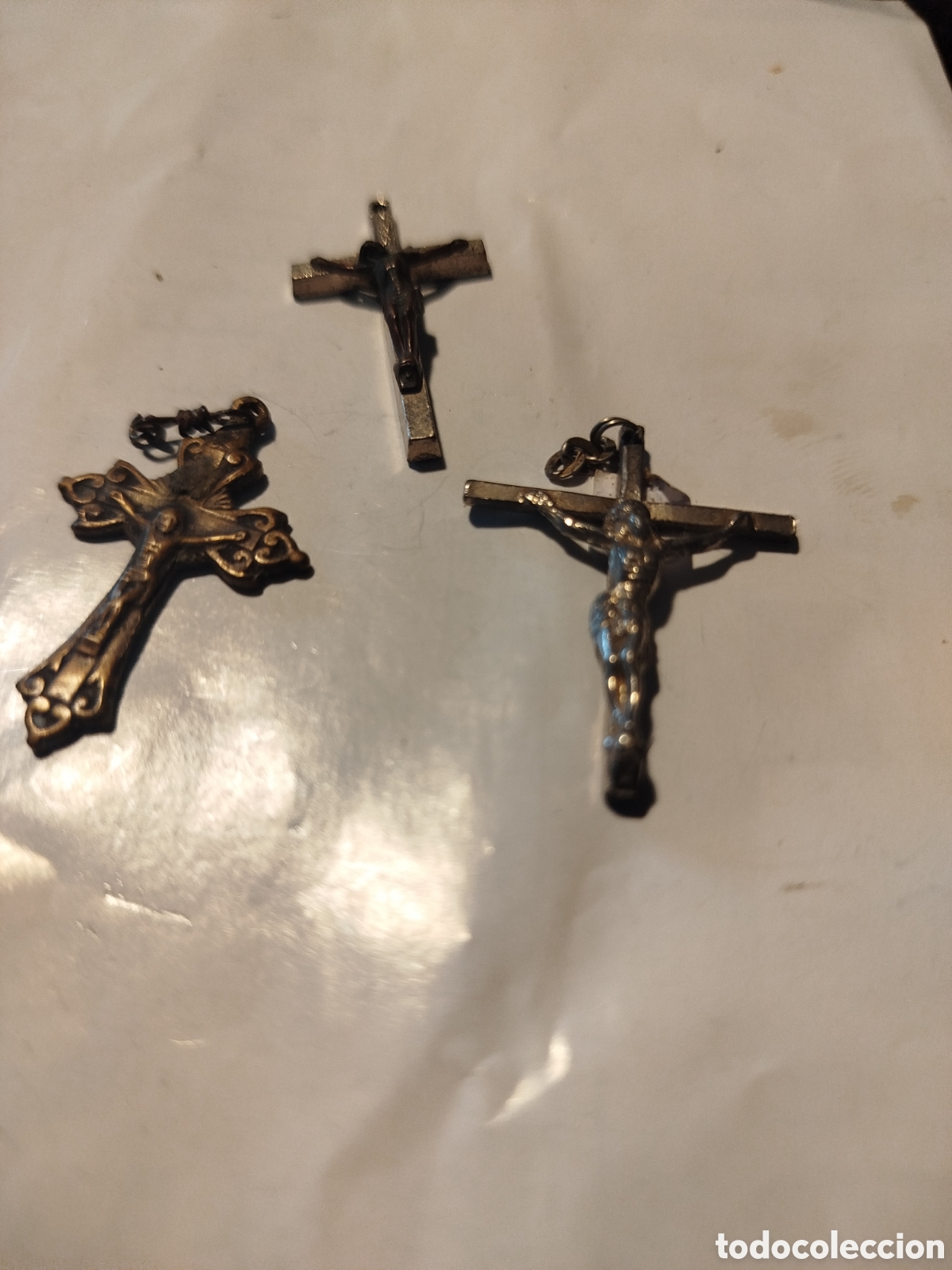 Antig&uuml;edades: 3 crucifijos peque&ntilde;os antiguos - Foto 5