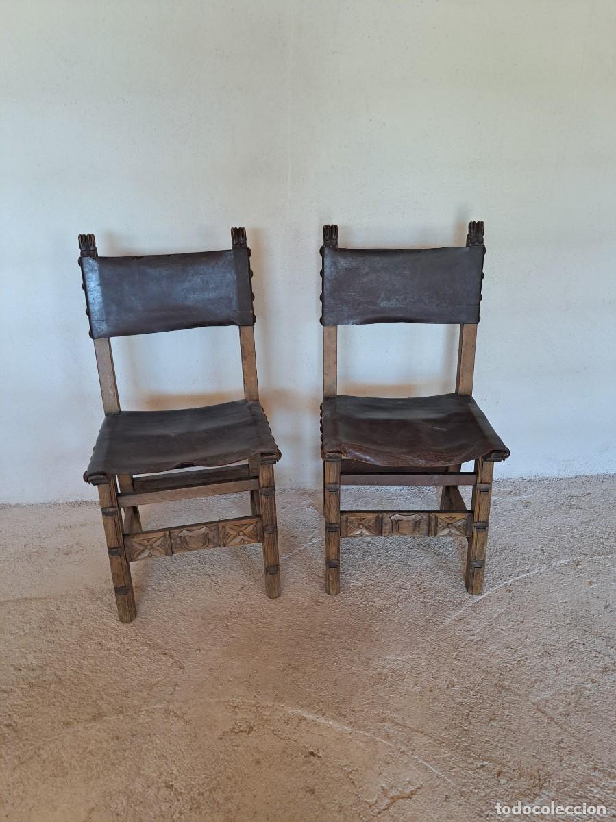 Antig&uuml;edades: Antiguas sillas fraileras de madera de nogal y cuero