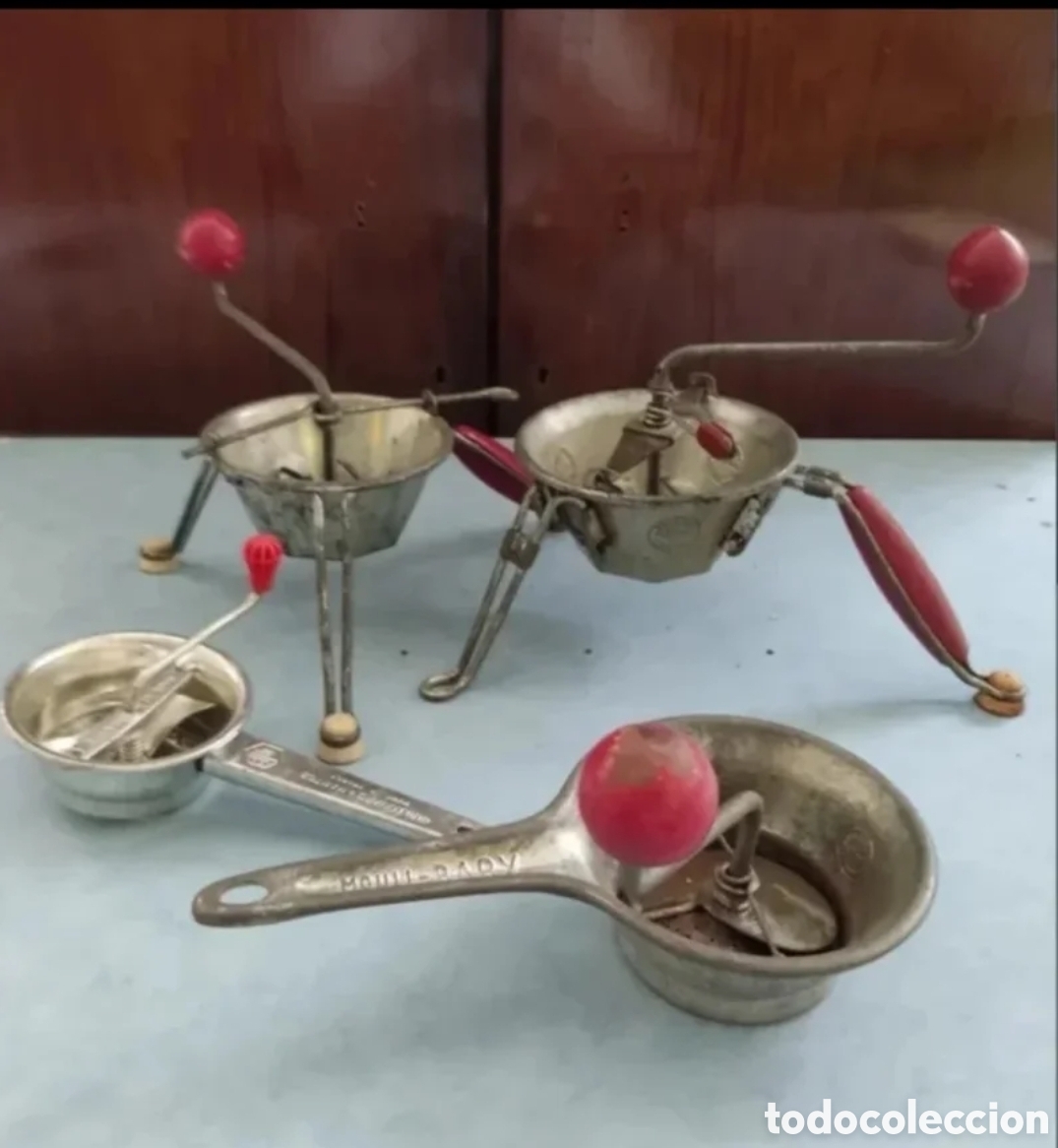 Antig&uuml;edades: Lote molinillos o pasapur&eacute;s antiguos