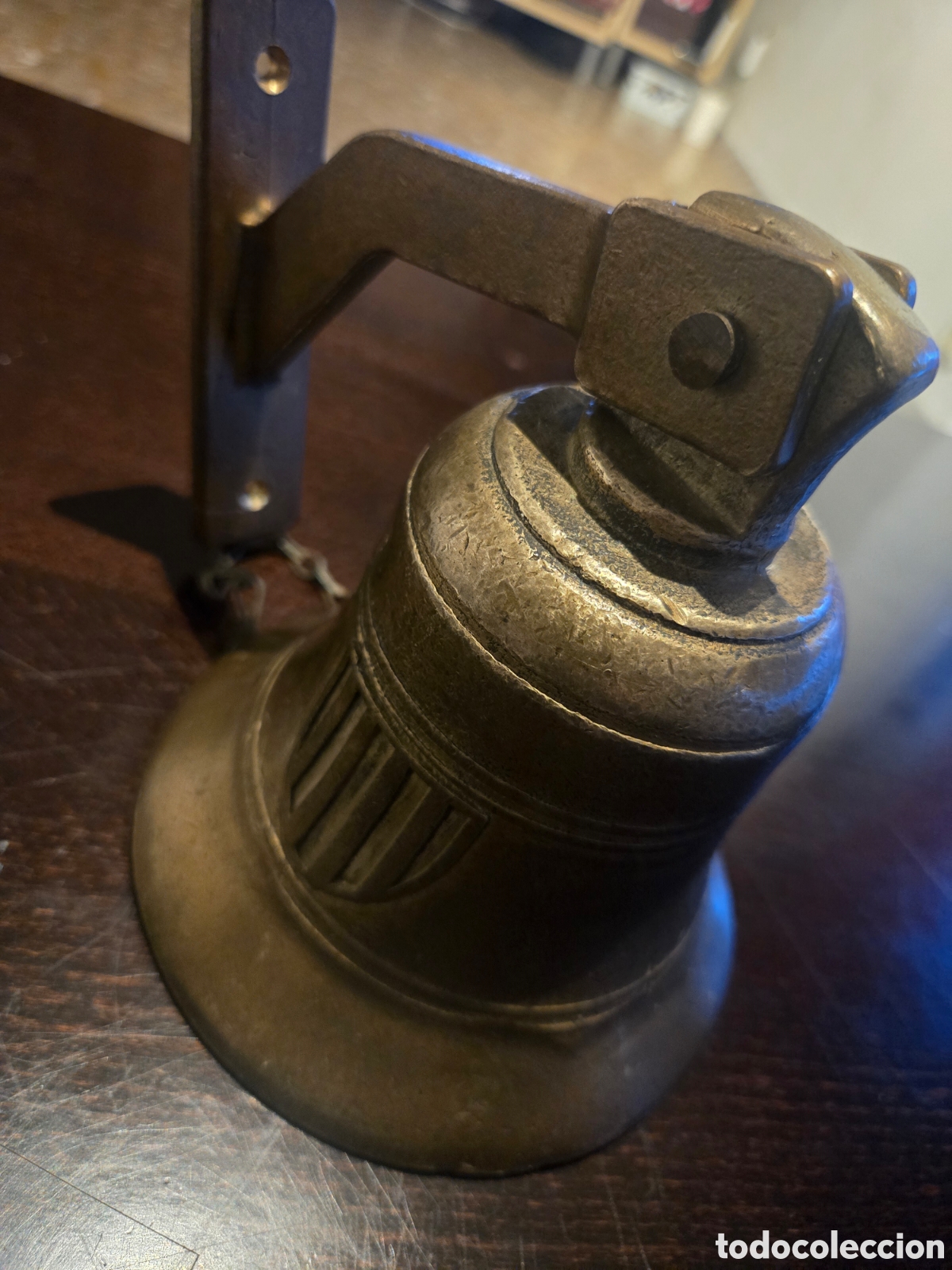 Antig&uuml;edades: Campana de bronce antiguo