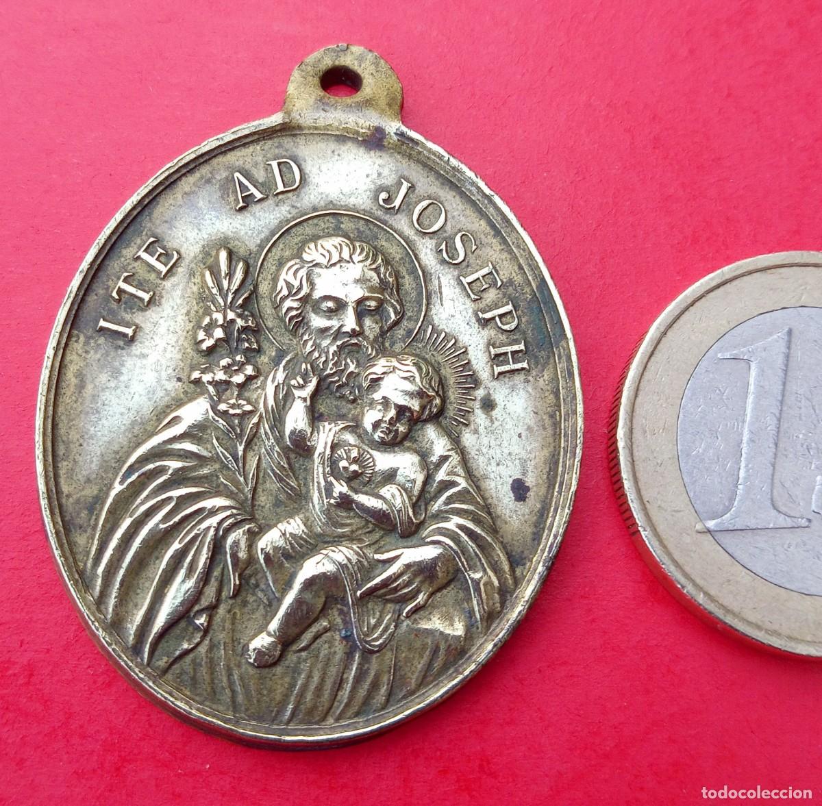 Antig&uuml;edades: Medalla Siglo XIX San Jos&eacute; y Sagrados Corazones.