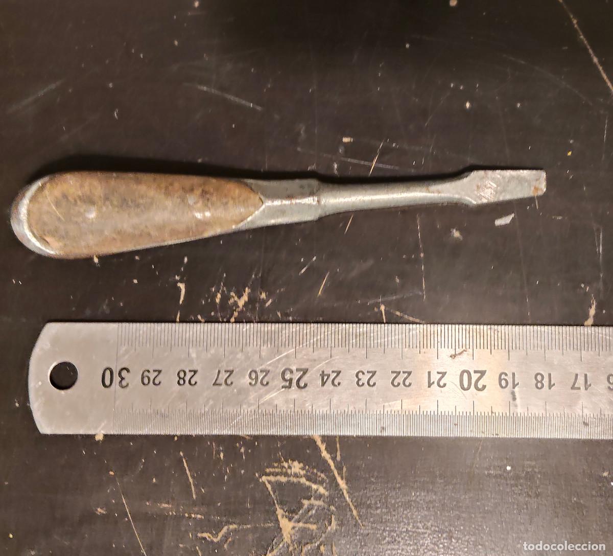 Antig&uuml;edades: DESTORNILLADOR ANTIGUO de hierro y madera, para coleccionistas de herramienta antigua