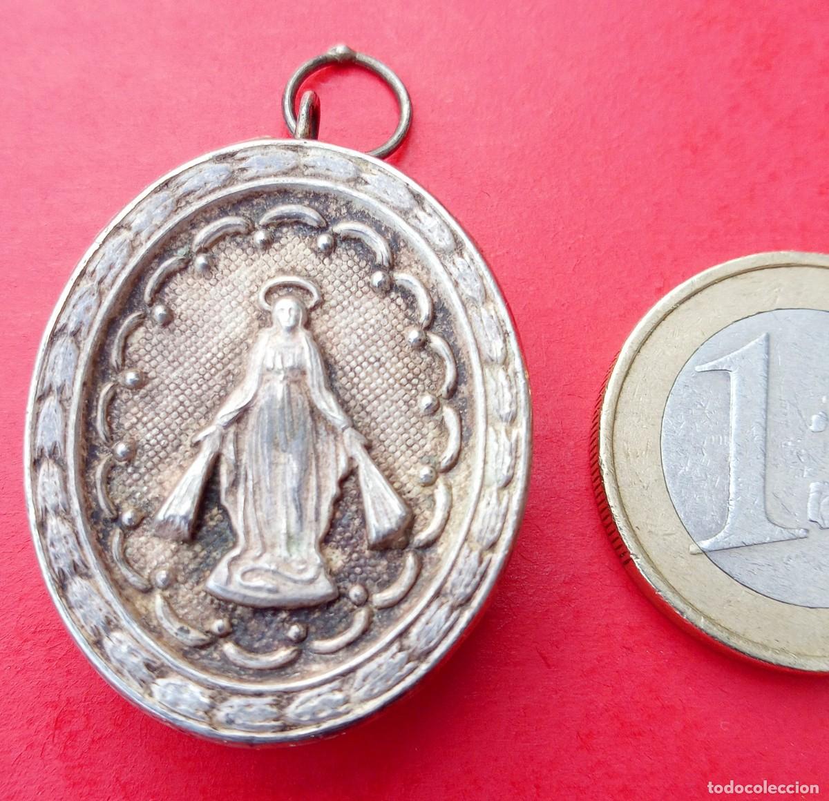 Antig&uuml;edades: Medalla Relicario Antiguo con Virgen Milagrosa.