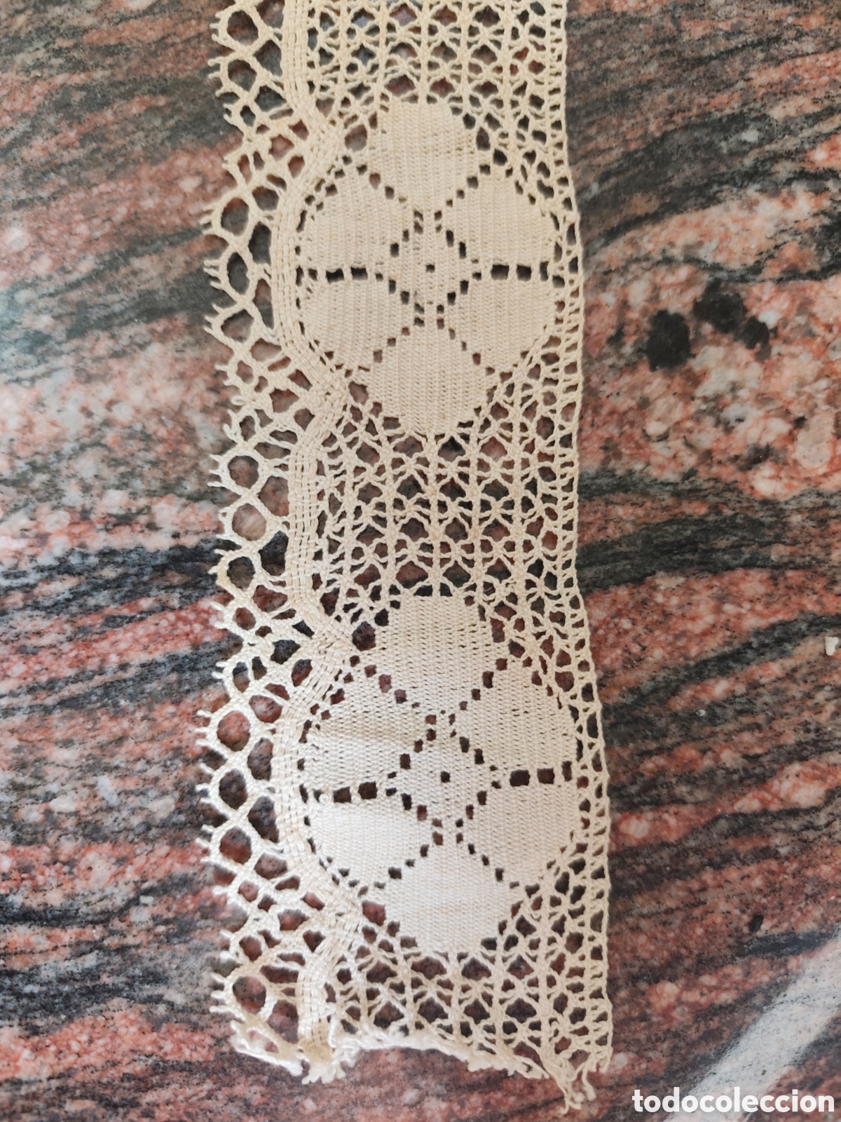 Antig&uuml;edades: Puntilla de encaje vintage. Unos 6 metros