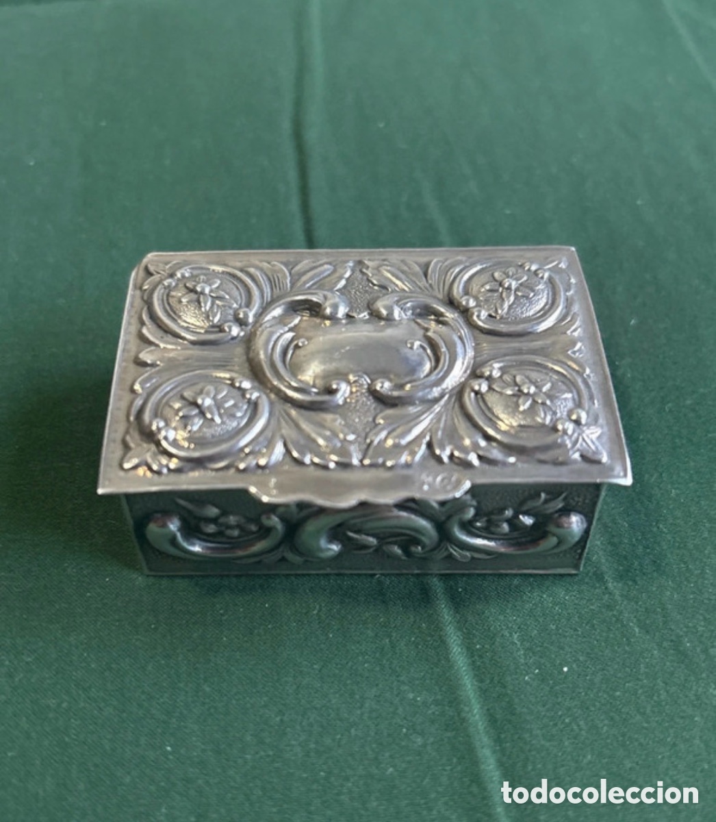 Antig&uuml;edades: Caja de plata de ley contrastada (A5)