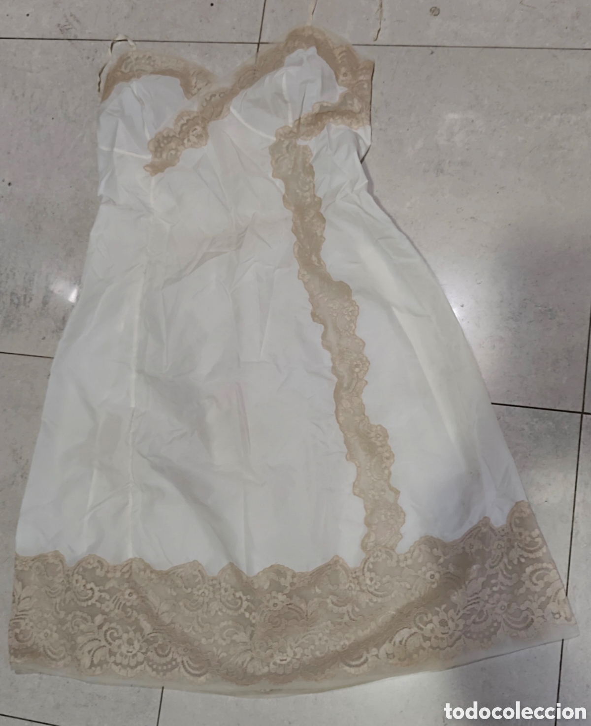 Antig&uuml;edades: Antiguo camis&oacute;n vintage con encaje - Foto 1