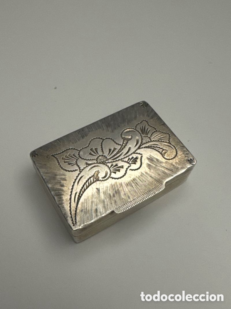 Antig&uuml;edades: Cajita de plata vintage con grabado
