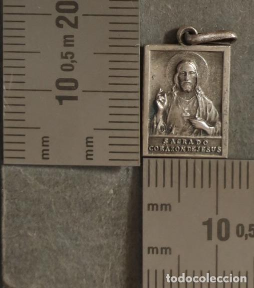Antig&uuml;edades: MEDALLA. SAGRADO CORAZON DE JESUS. NTRA SRA DE VALVANERA. PLATA