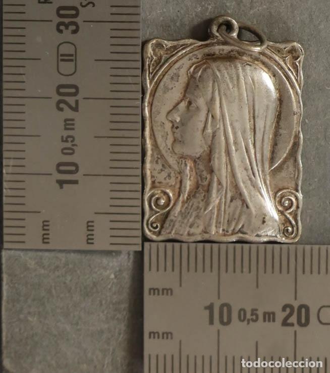 Antig&uuml;edades: MEDALLA. NTRA SRA DE LOURDES. PLATA