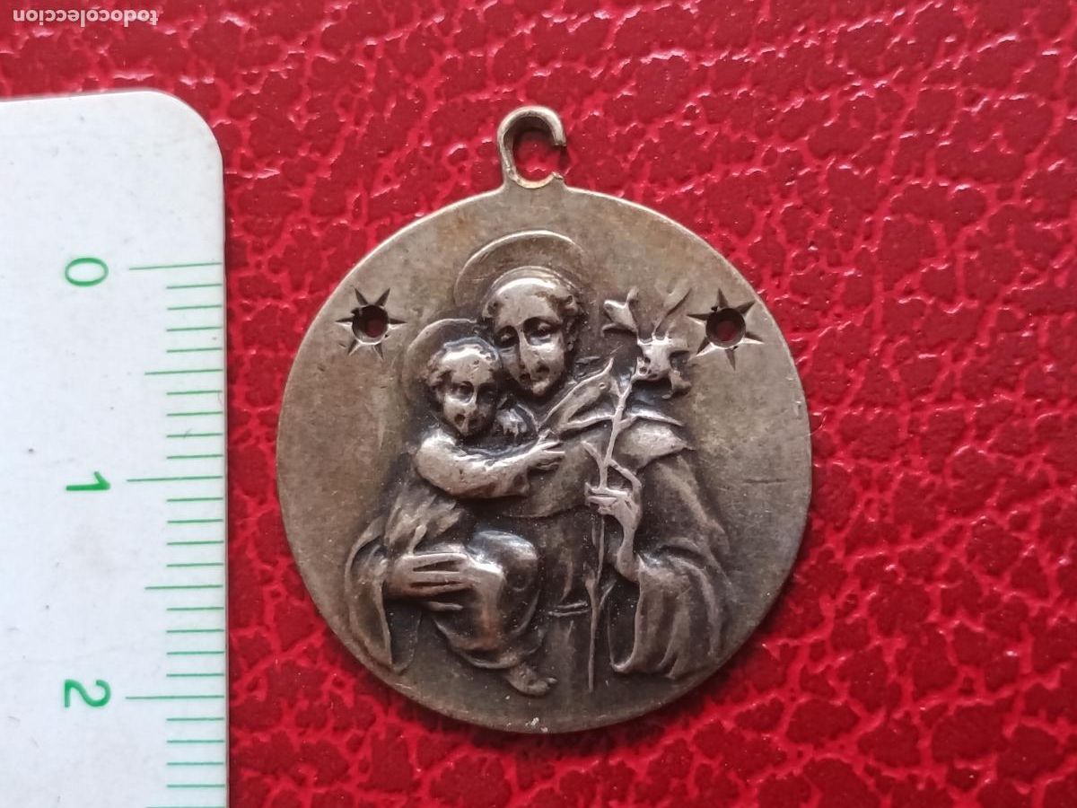 Antig&uuml;edades: Medalla religiosa. Plata contrastada de 800 - Foto 1