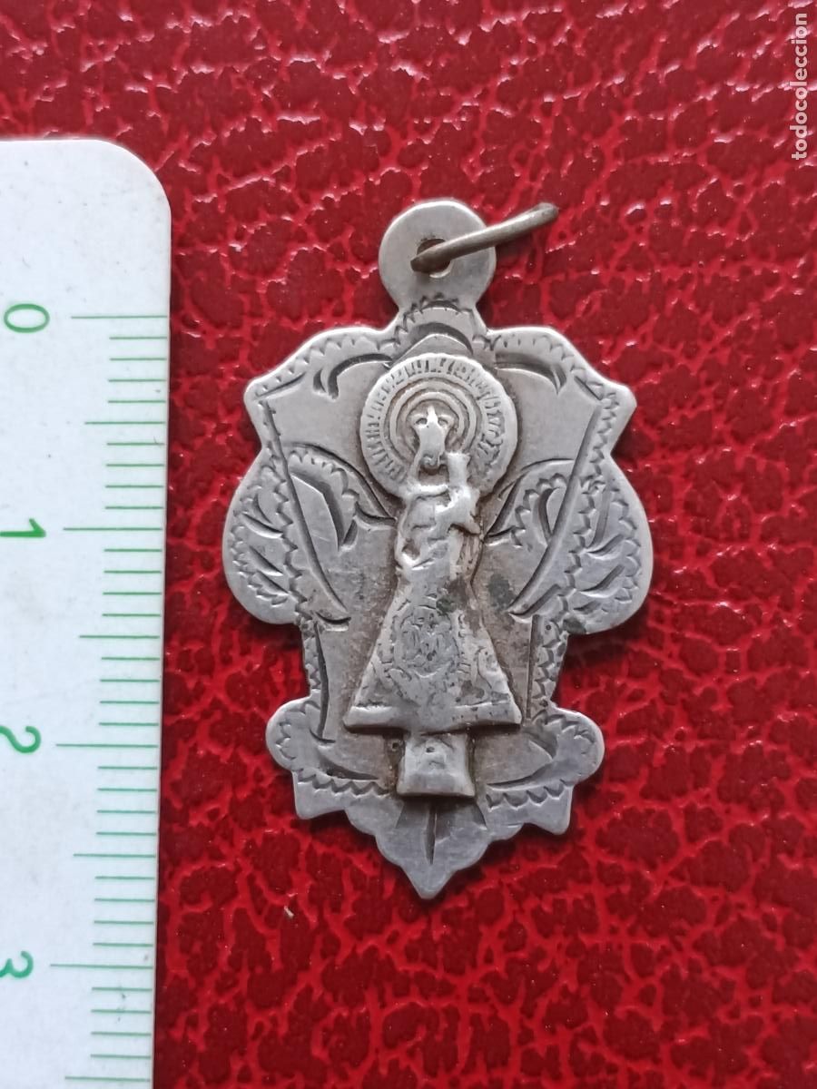Antig&uuml;edades: Virgen del Pilar de Zaragoza. Medalla de plata
