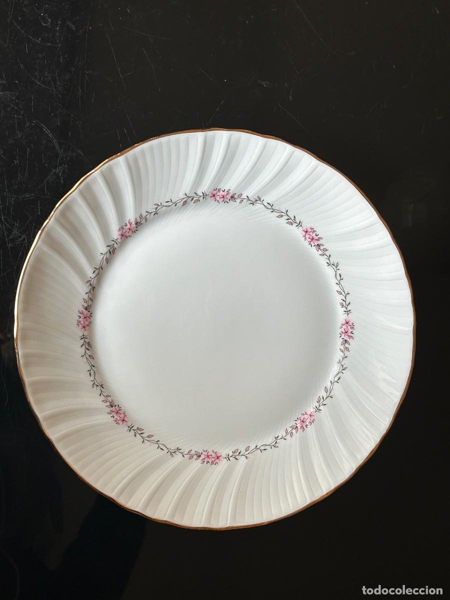 Antig&uuml;edades: Vajilla porcelana de 56 piezas modelo Versalles de Irabia porcelanas del norte