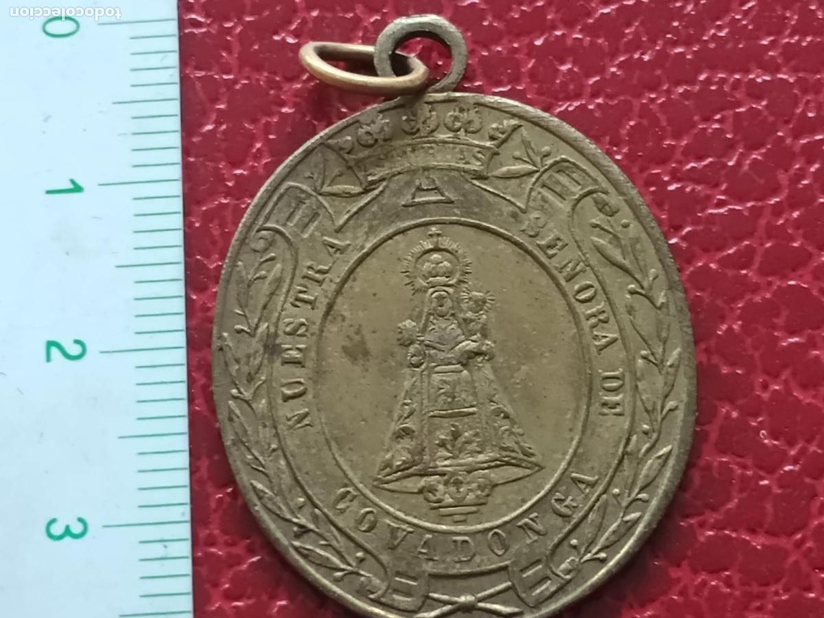 Antig&uuml;edades: Virgen de Covadonga. Antigua medalla