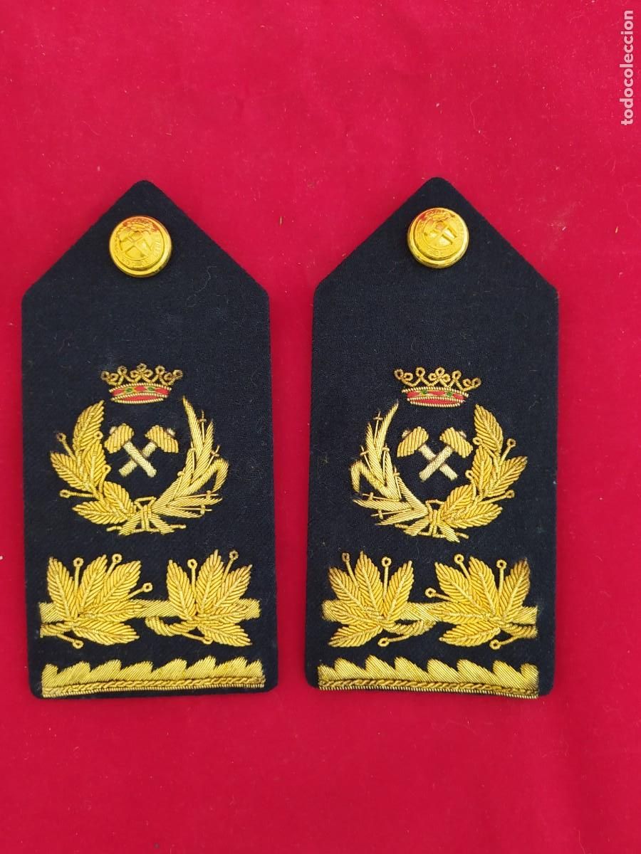 Antig&uuml;edades: PAREJA DE HOMBRERAS DE INGENIERO MINAS (40'S) INGENIERIA PALAS GALON EMBLEMA INSIGNIA MINERIA