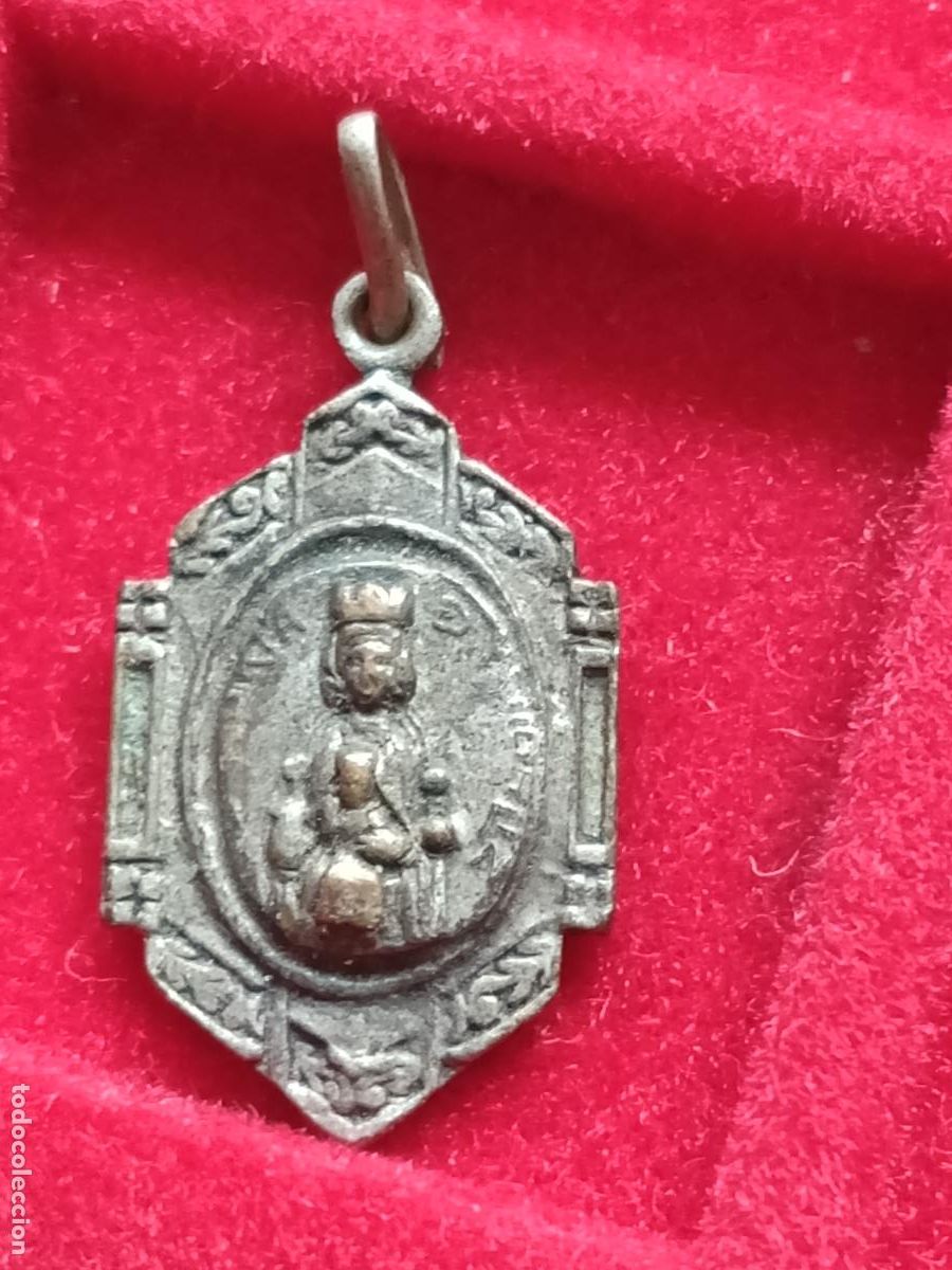 Antig&uuml;edades: Virgen de Estibaliz, Alava. Medalla antigua