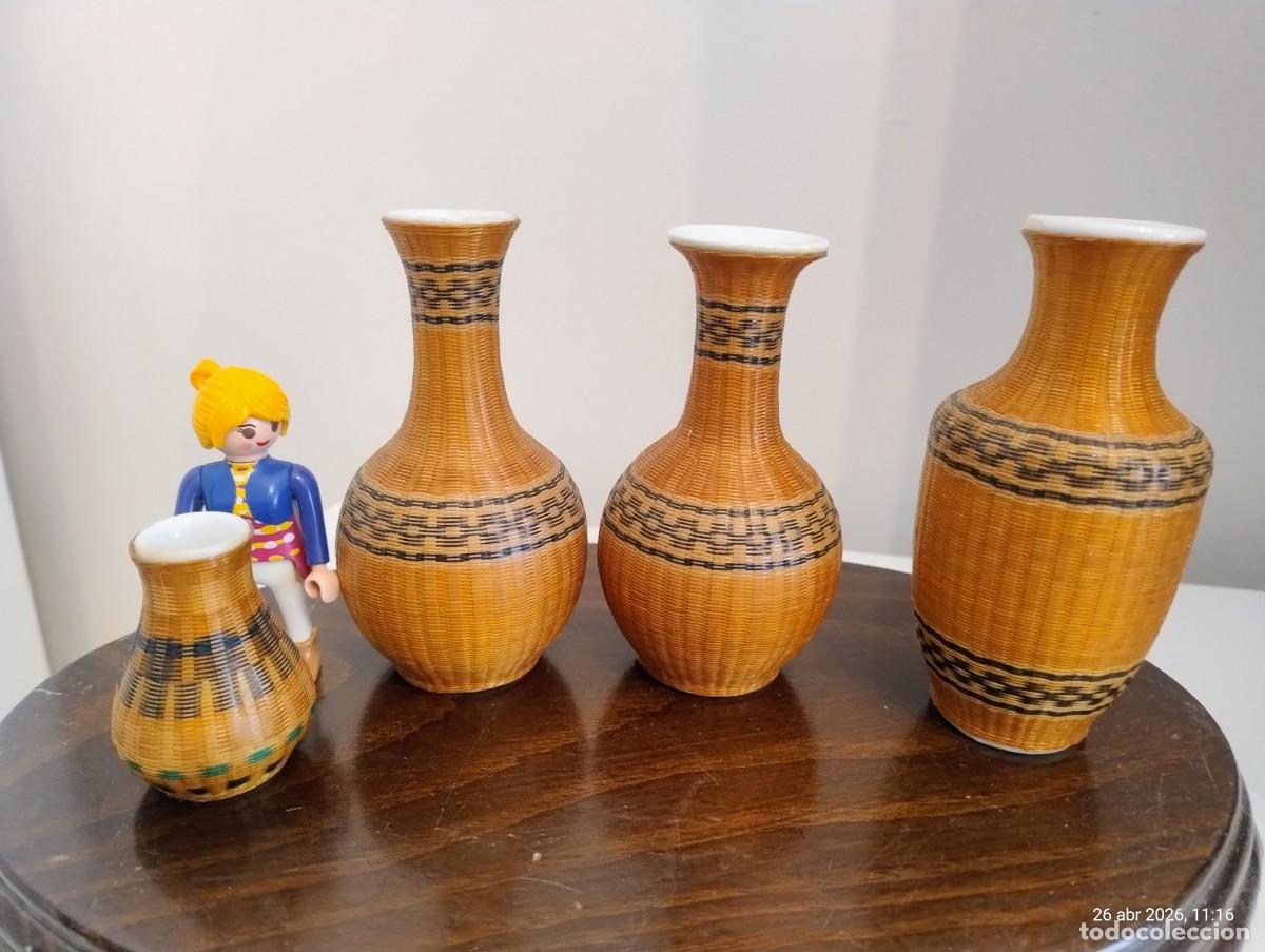 Antig&uuml;edades: Vintage Fine Woven Bamboo Wrapped Encased Porcelain Vase Chinese Crafted