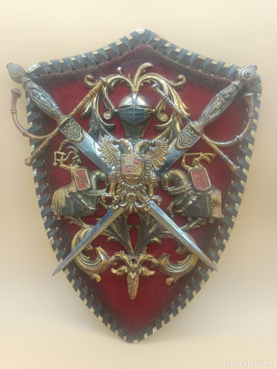 Antig&uuml;edades: ESCUDO DE ARMAS BLASON HERALDICO DECORATIVO 30X23 CTMS