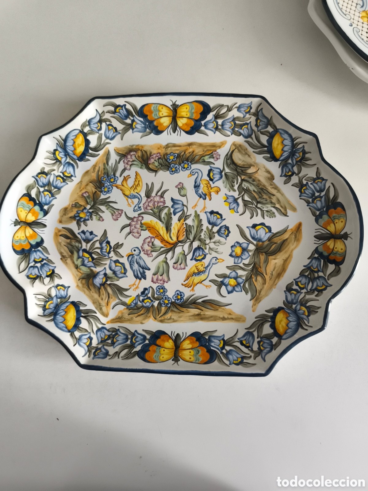 Antig&uuml;edades: Alcora Antigua bandeja de cer&aacute;mica de la Real fabrica en perfecto estado