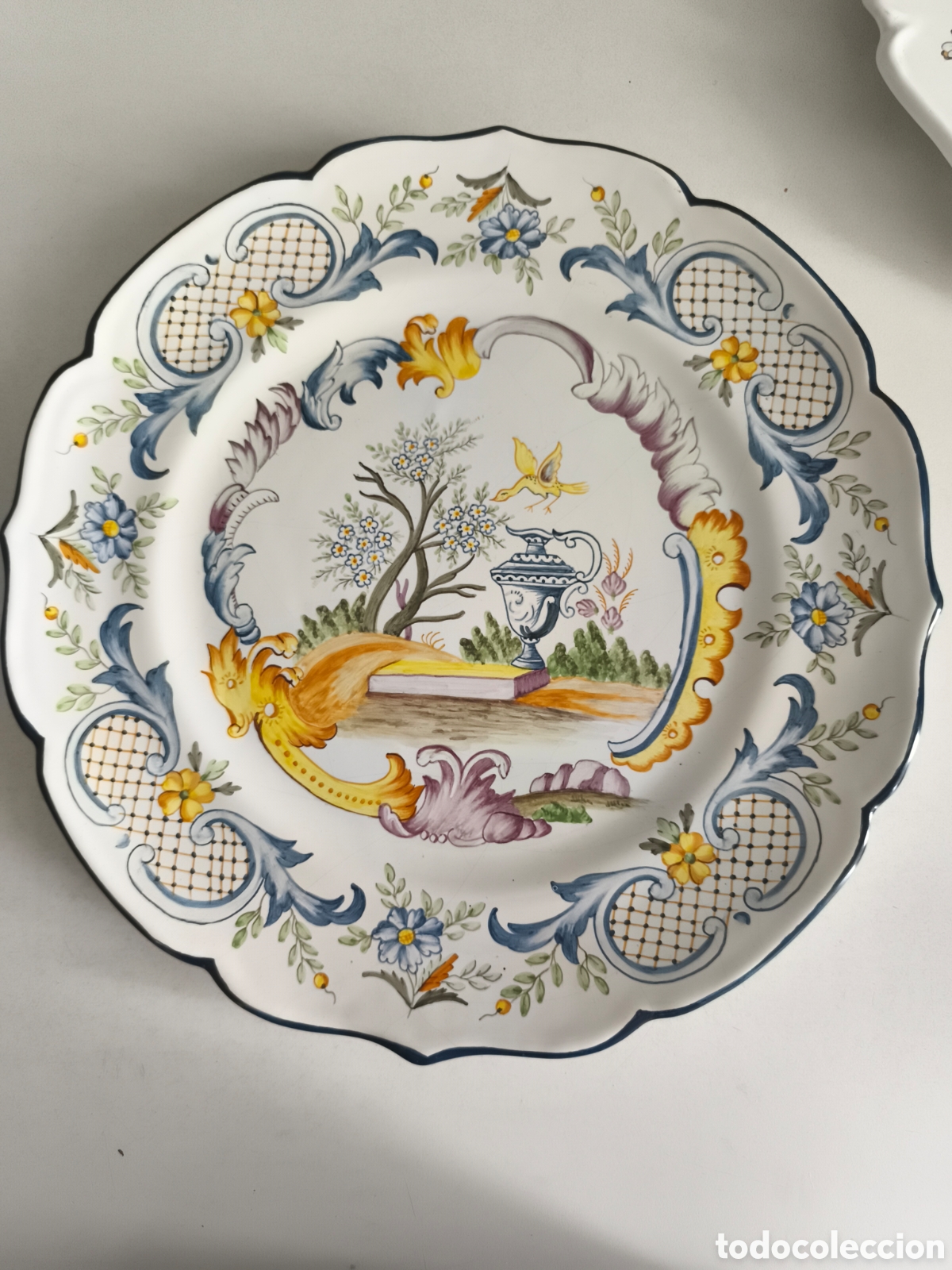 Antig&uuml;edades: Alcora, antiguo plato de cer&aacute;mica sellado, de la Real fabrica en perfecto estado