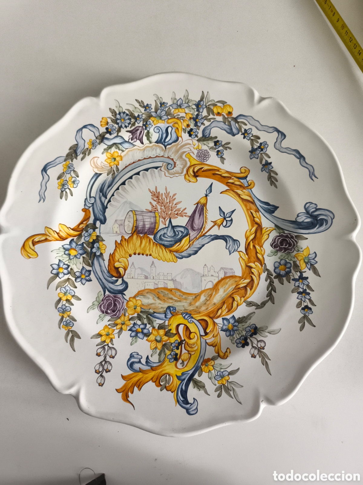 Antig&uuml;edades: Alcora, antiguo plato de cer&aacute;mica de la Real fabrica sellado en perfecto estado