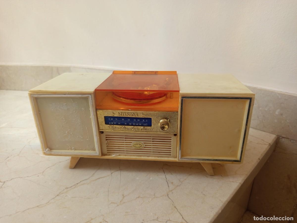 Antig&uuml;edades: Antigua caja musical tocadiscos. Zhivago tune. Fabricada en Hong Kong. Funciona! # zivago joyero