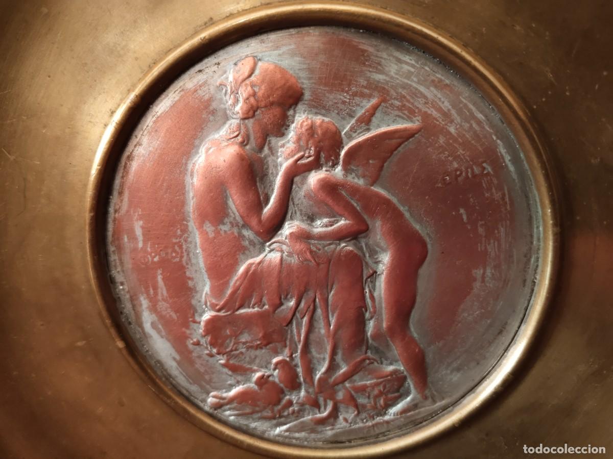 Antig&uuml;edades: Bandeja Afrodita y Eros. Bronce. Jollet, Par&iacute;s. - Foto 2
