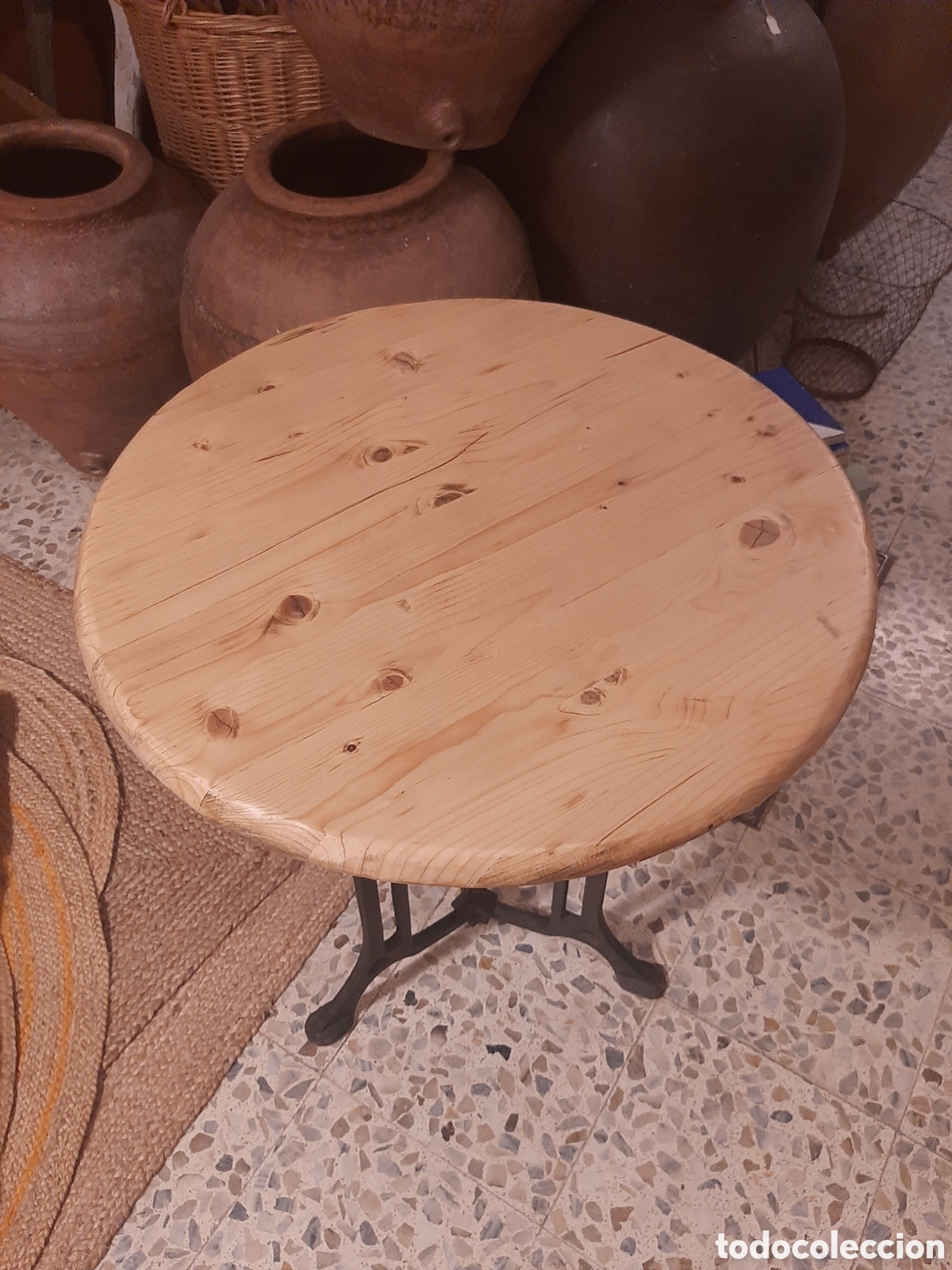 Antig&uuml;edades: Mesa auxiliar madera y hierro - Foto 3