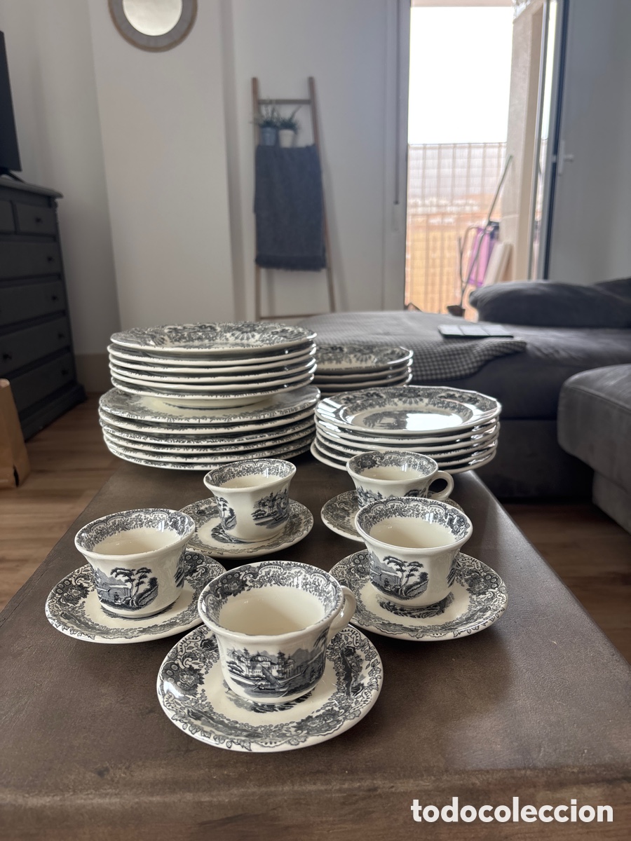 Antig&uuml;edades: Juego de vajilla La Cartuja Pickman Sevilla