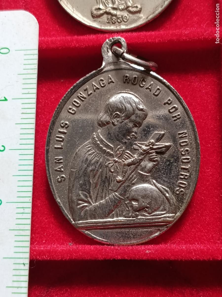 Antig&uuml;edades: Medalla antigua. San Luis Gonzaga