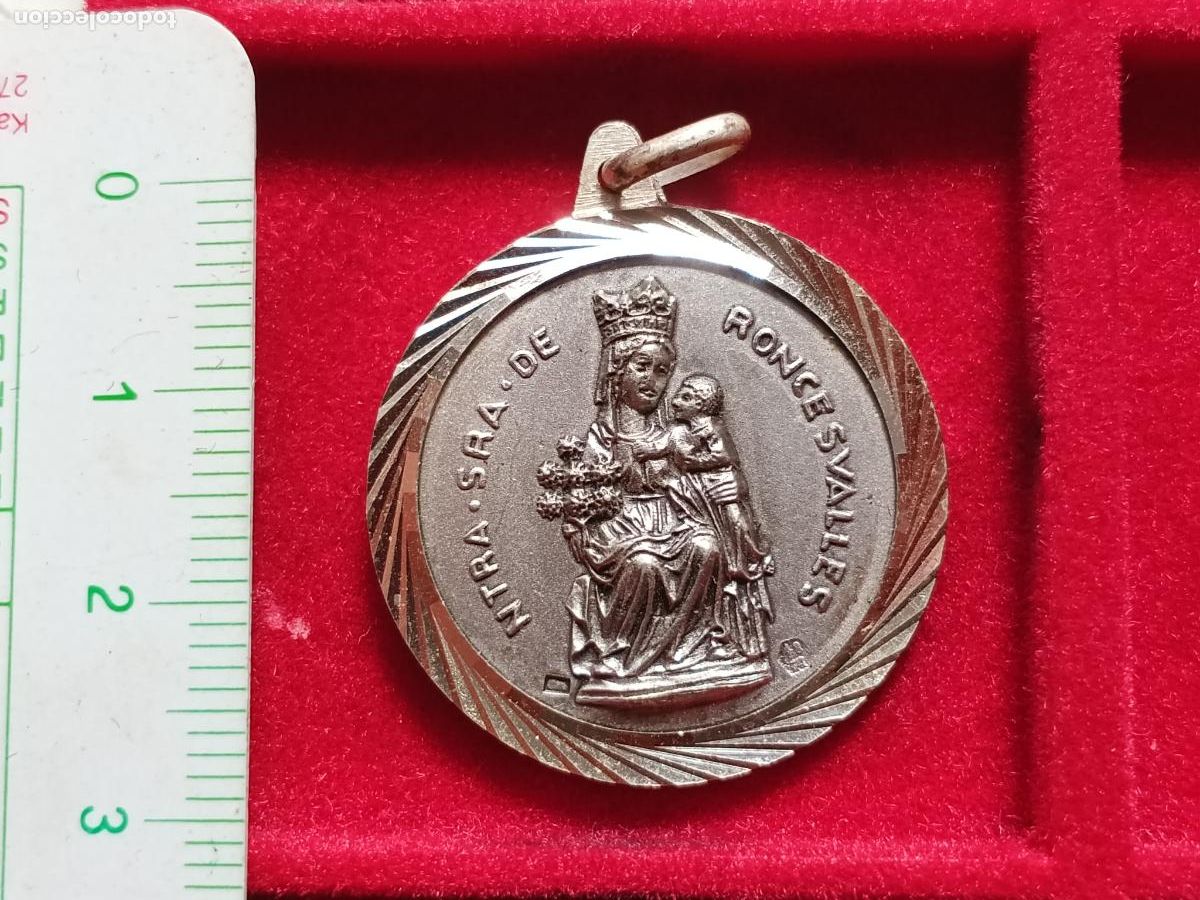 Antig&uuml;edades: Virgen de Roncesvalles, Navarra. Medalla de plata contrastada