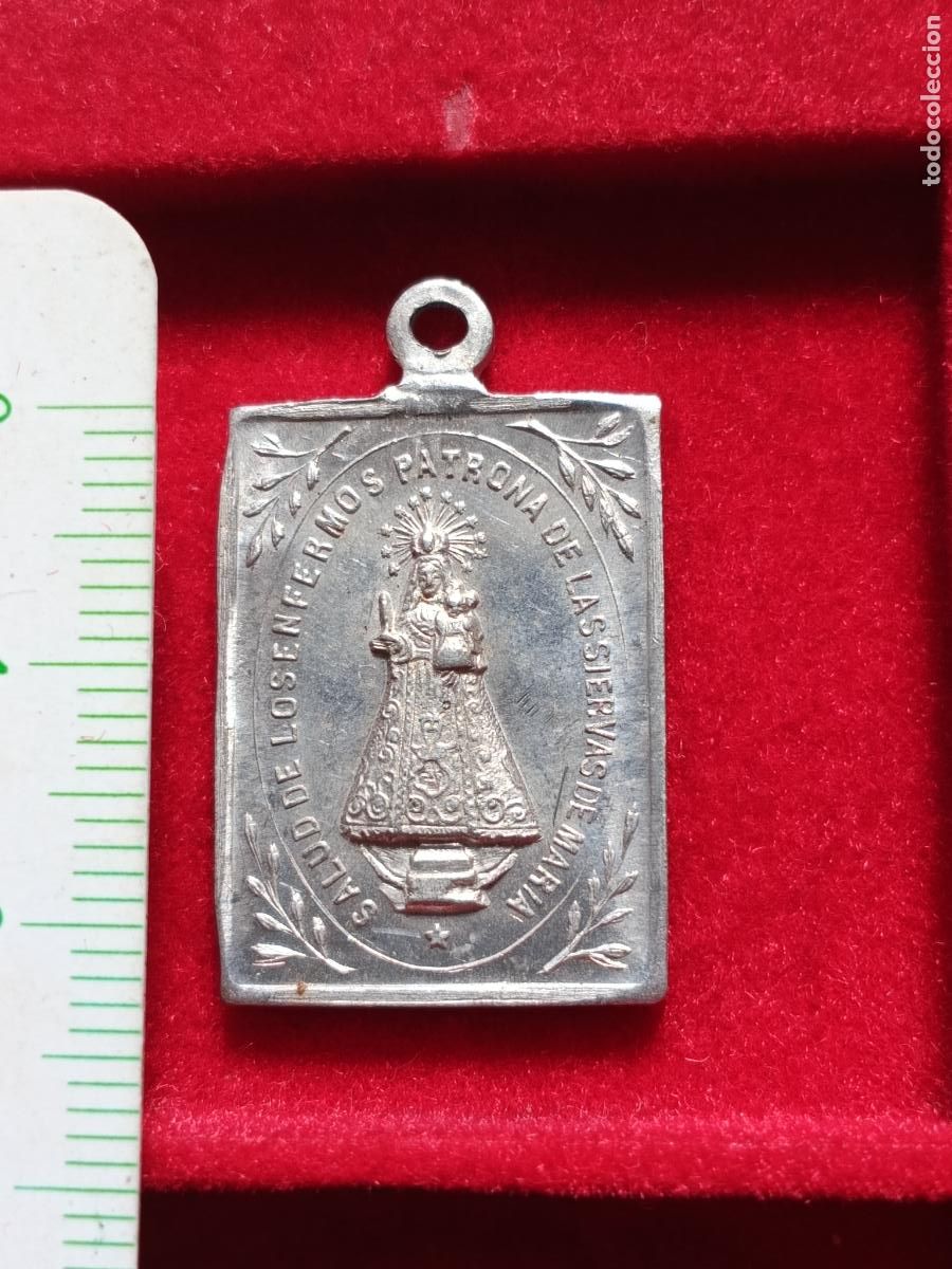 Antig&uuml;edades: Medalla. Siervas de Mar&iacute;a Ministras de los Enfermos