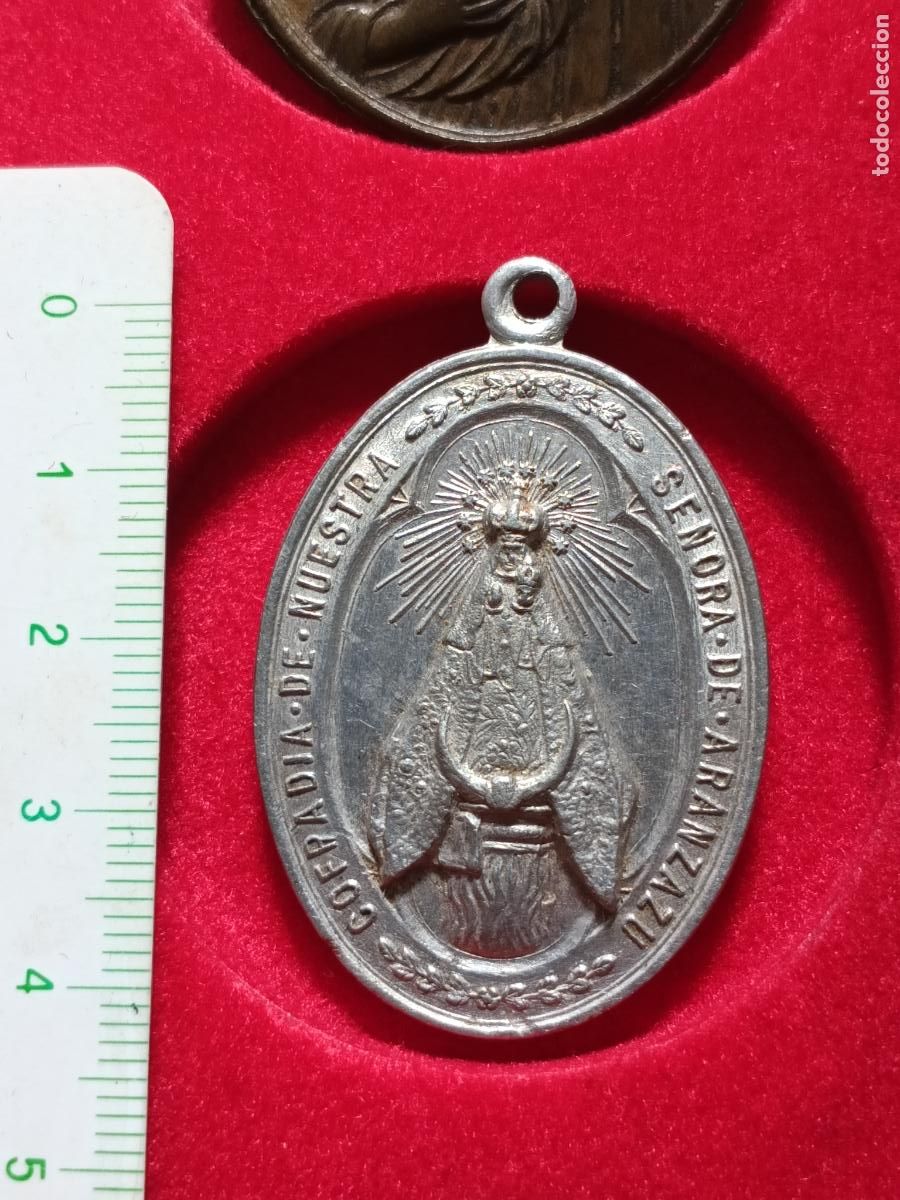 Antig&uuml;edades: Virgen de Aranzazu. Medalla antigua