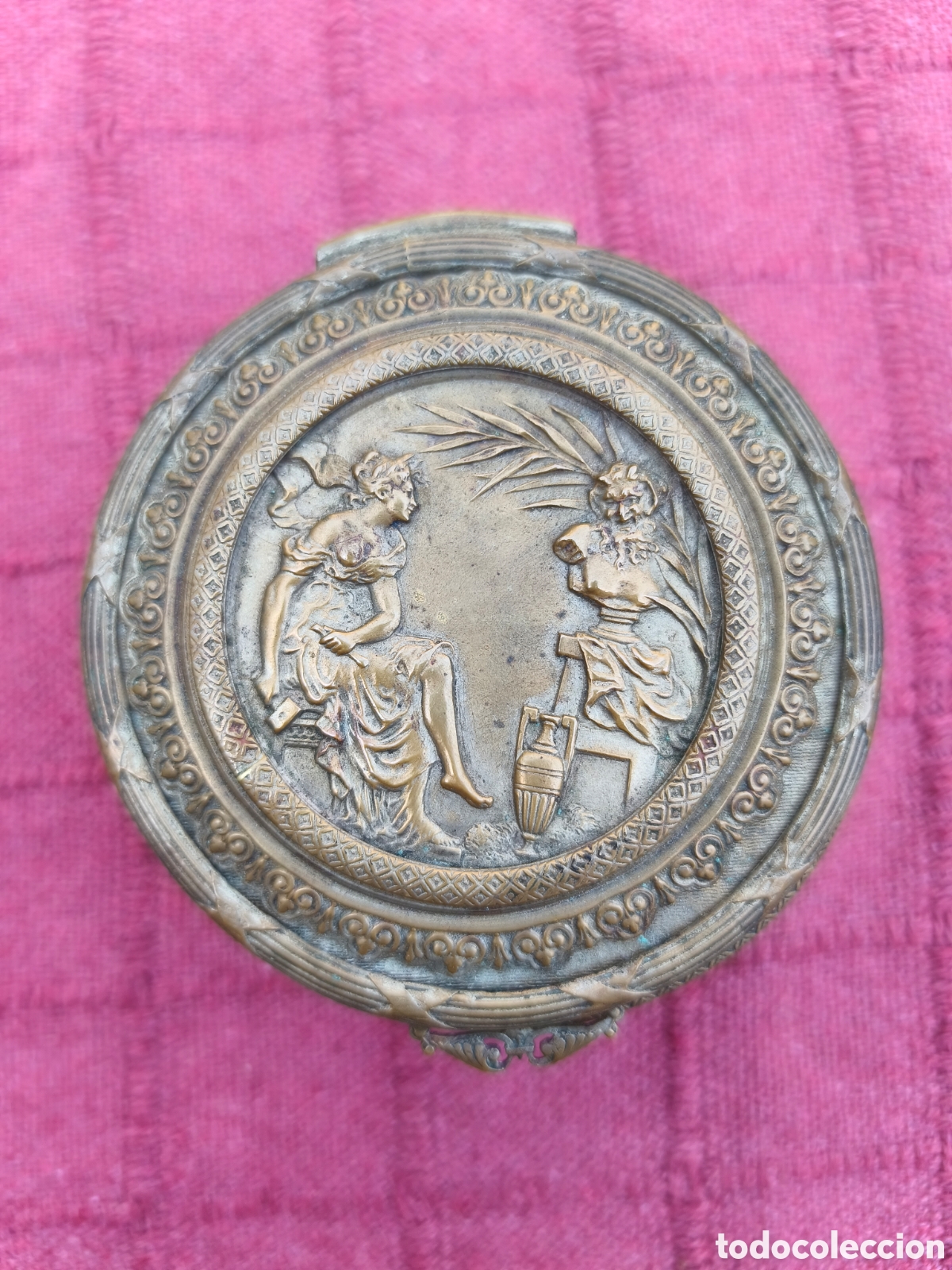 Antig&uuml;edades: CAJA CAJITA DE METAL REPUJADO &iquest;POLVERA,PASTILLERO, PASTILLAS,JOYAS, JOYERO? VINTAGE ANTIGUA