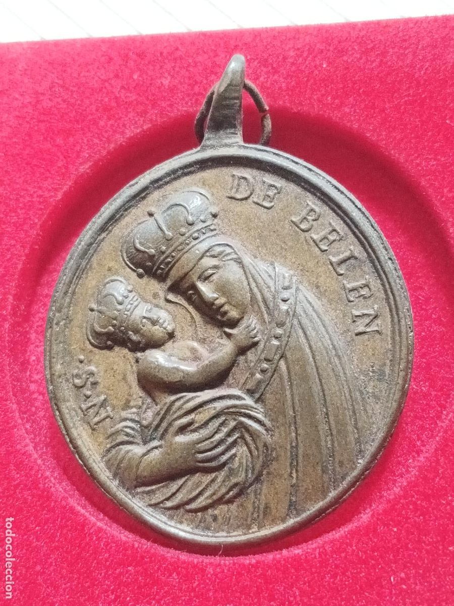 Antig&uuml;edades: MEDALLA RELIGIOSA EN EXCELENTE ESTADO. VIRGEN DE BELEN Y VIRGEN DE LA SOLEDAD