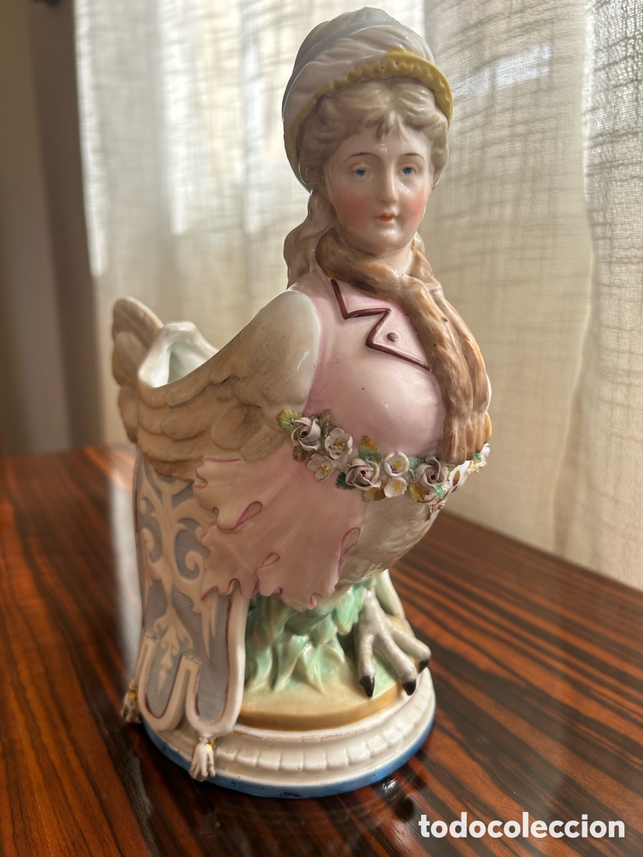 Antiguidades: Porcelana mujer gallina