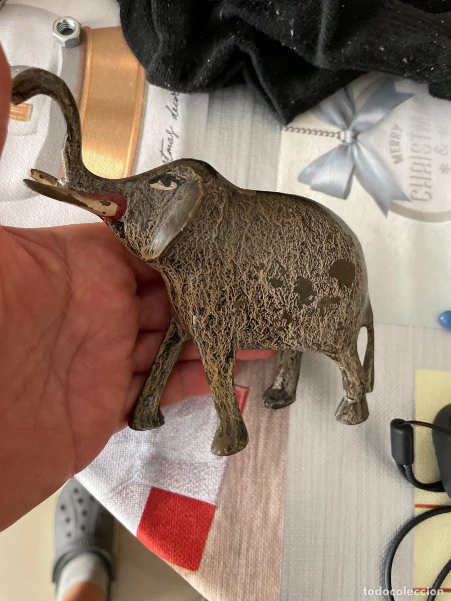 Antig&uuml;edades: Antigua pieza de elefante en bronce, pintada
