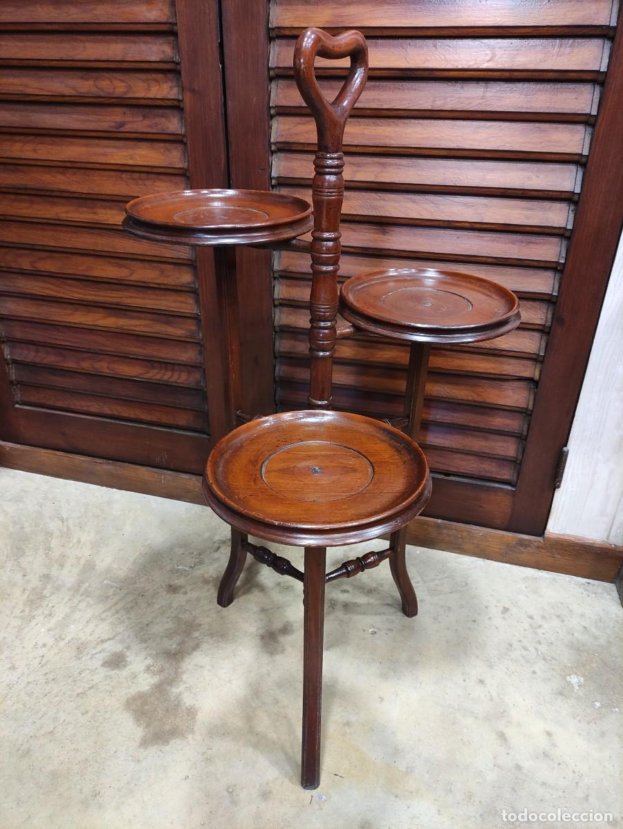 Antig&uuml;edades: Mesita macetero Madeleine