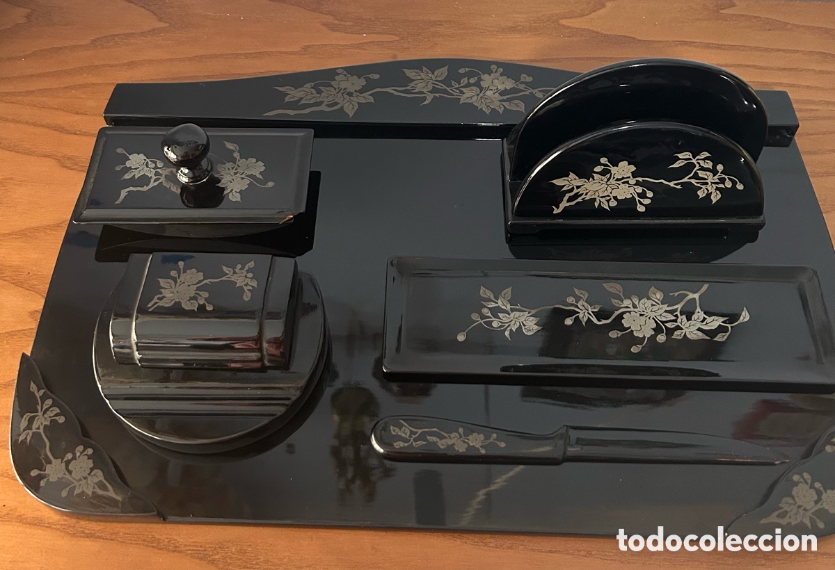 Antig&uuml;edades: Escriban&iacute;a madera negra lacada