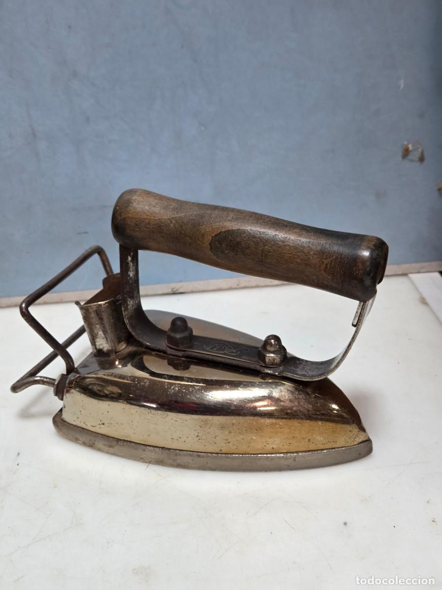 Antig&uuml;edades: plancha antigua de hierro