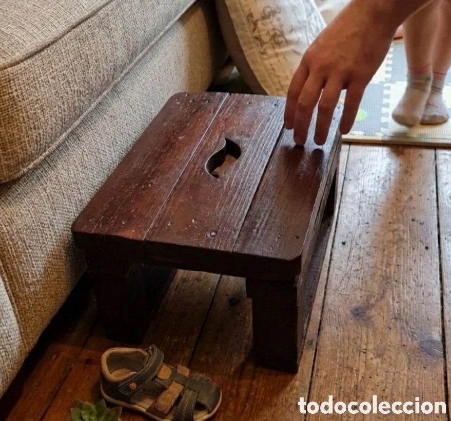 Antig&uuml;edades: Antiguo Escabel/Taburete Bajo Artesanal - Restaurado - De Colecci&oacute;n