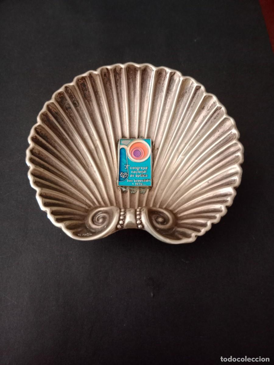 Antig&uuml;edades: CONCHA DE BAUTISMO EN CHAPA DE PLATA REPUJADA - III CONGRESO NACIONAL DE OPTICA - SAN SEBASTIAN 1974