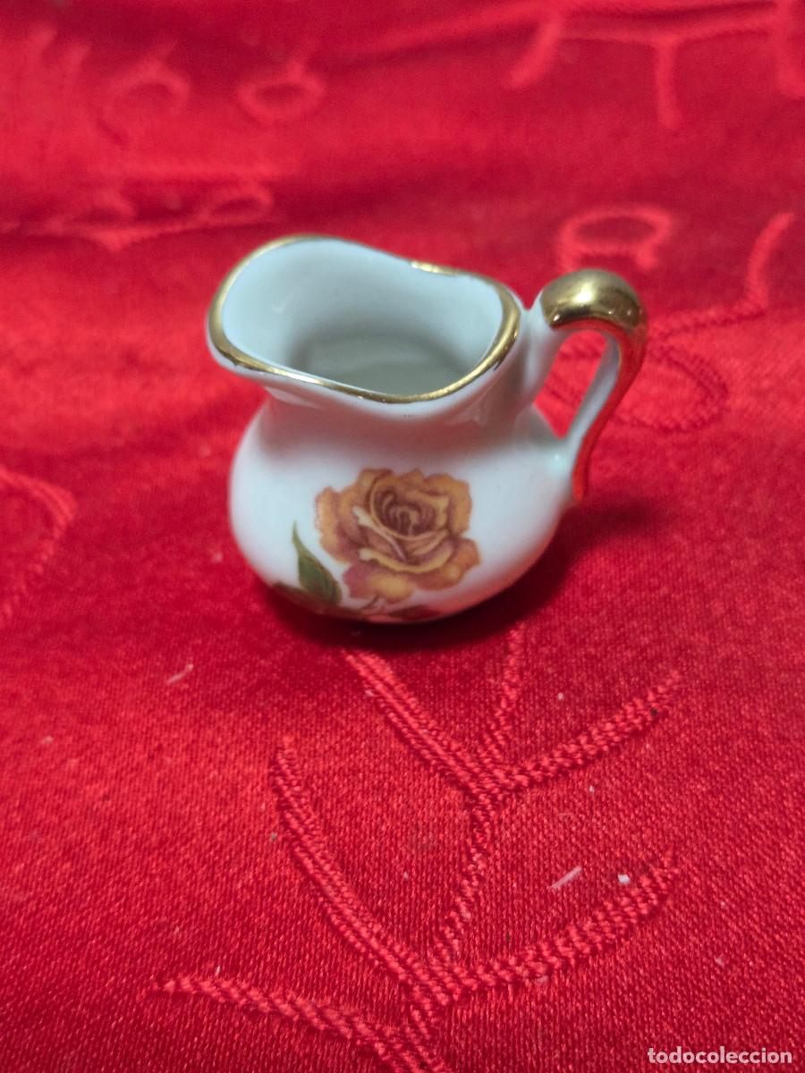 Antig&uuml;edades: mini jarra de porcelana
