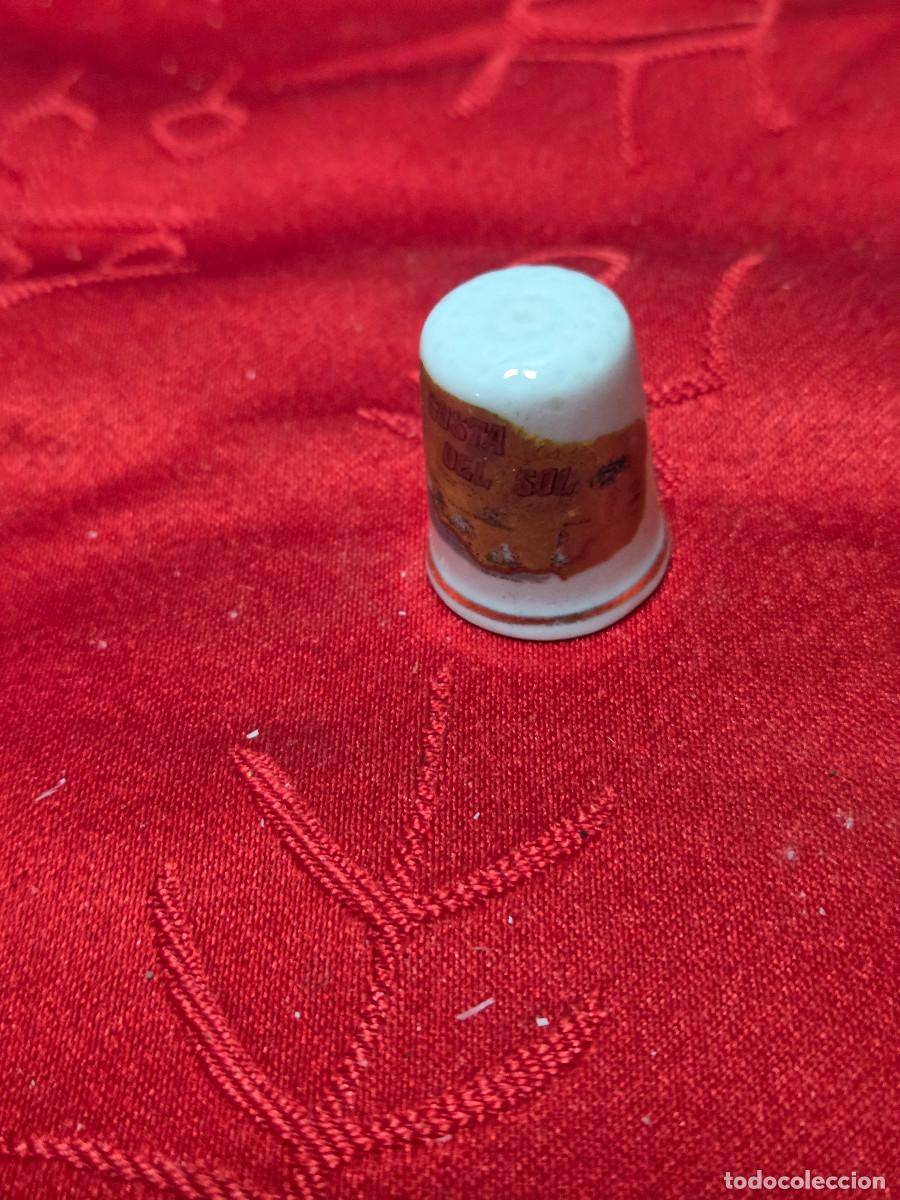 Antig&uuml;edades: dedal de porcelana vintage