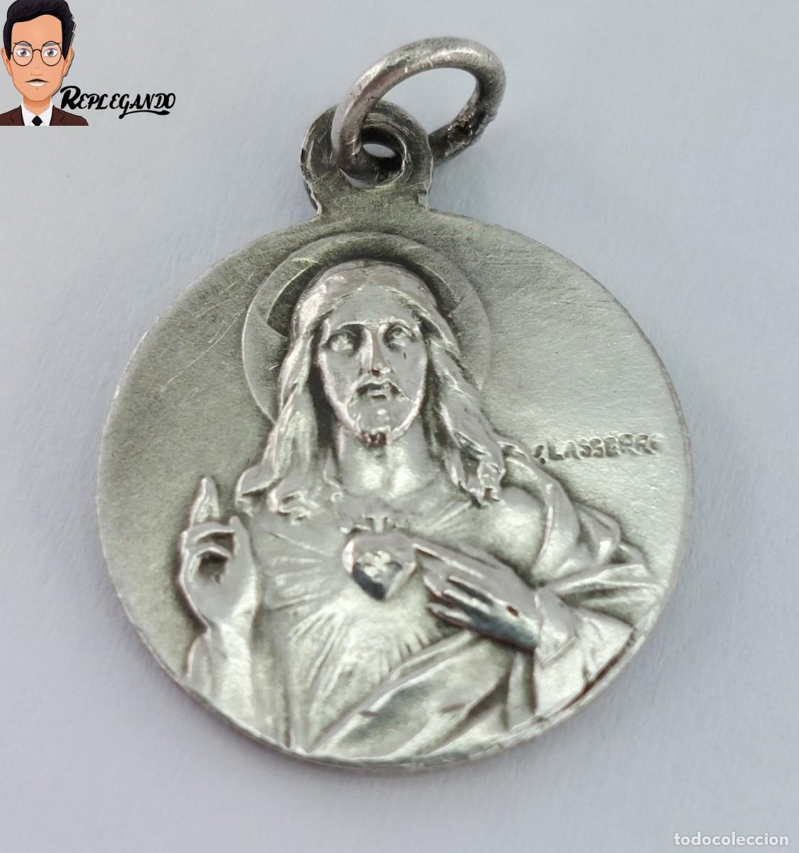 Antig&uuml;edades: ANTIGUA MEDALLA SAGRADO CORAZ&Oacute;N JES&Uacute;S Y VIRGEN DEL CARMEN CON NI&Ntilde;O / FIRMADO: LASSARRE (A&Ntilde;OS 50/60)
