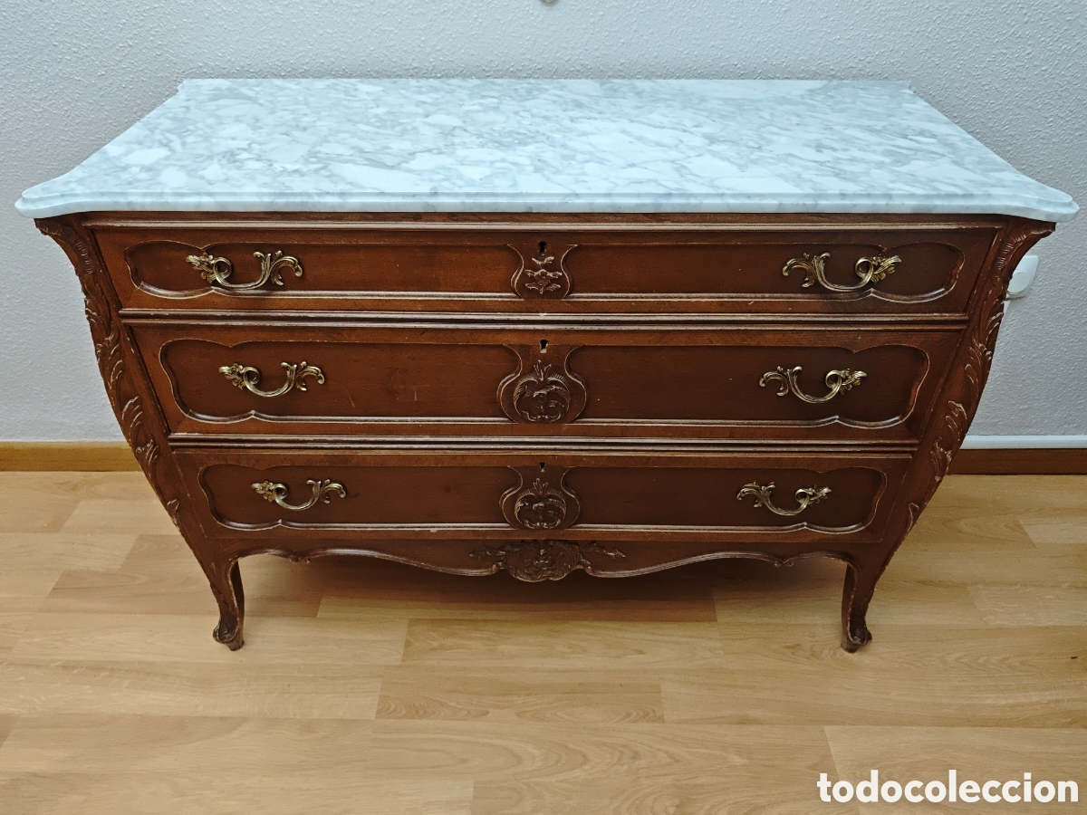 Antig&uuml;edades: C&oacute;moda estilo Luis XV