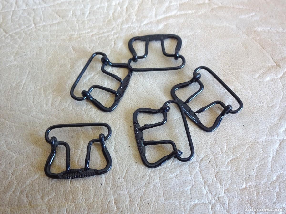 Antig&uuml;edades: lote de 5 hebillas peque&ntilde;as antiguas siglo XIX 2,7 cm x 2,2 cm