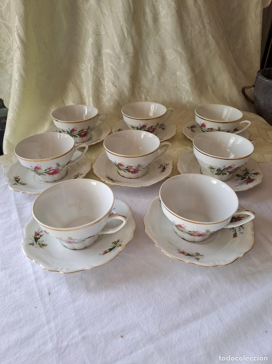 Antig&uuml;edades: Precioso juego de te de porcelana Bohemia, Made in Poland Rosas y filo de oro. 16 piezas.