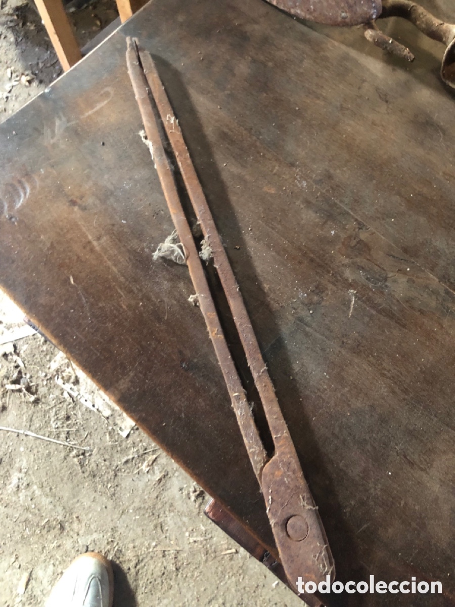 Antig&uuml;edades: pinza de hierro forjado chimenea