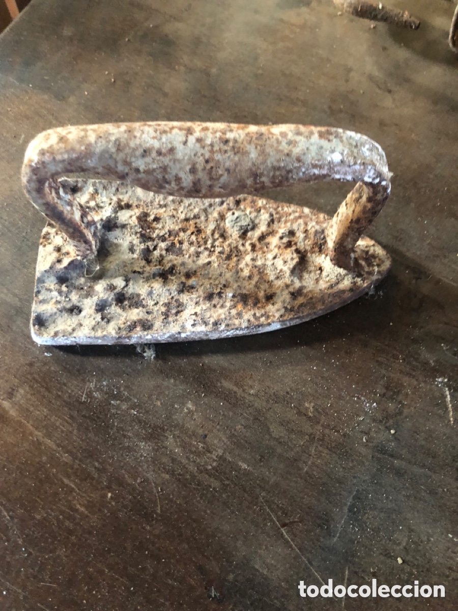 Antig&uuml;edades: plancha de hierro para la ropa